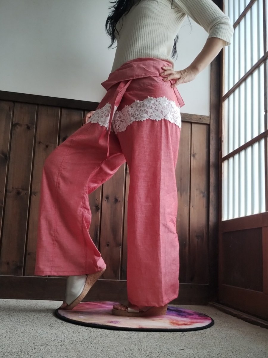 画像1: タイパンツ「森にゆきましょう（赤）」 (1)