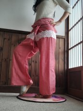 画像1: 【New！】タイパンツ「森にゆきましょう（赤）」 (1)